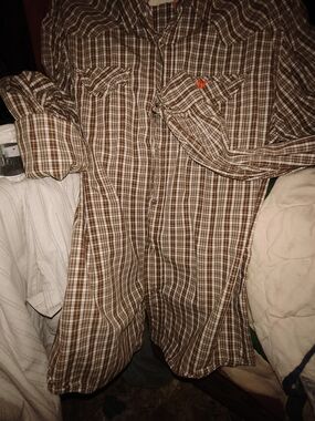 Men's Brown Plaid Button-Down Casual Shirt